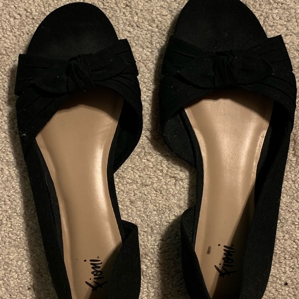 Women’s open toe flats